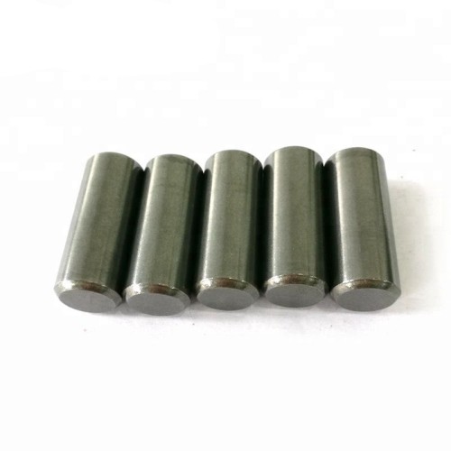 Tungsten carbide studs for HPGR rollers